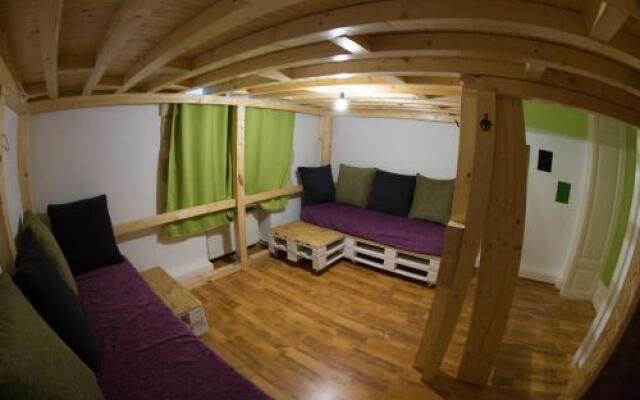 Cloud 9 Hostel