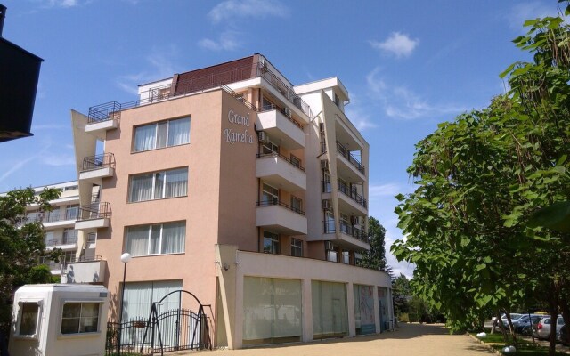 Apartment in Grand Kamelia