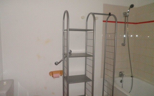 Lou Services Apartment M2-112 LSI 001