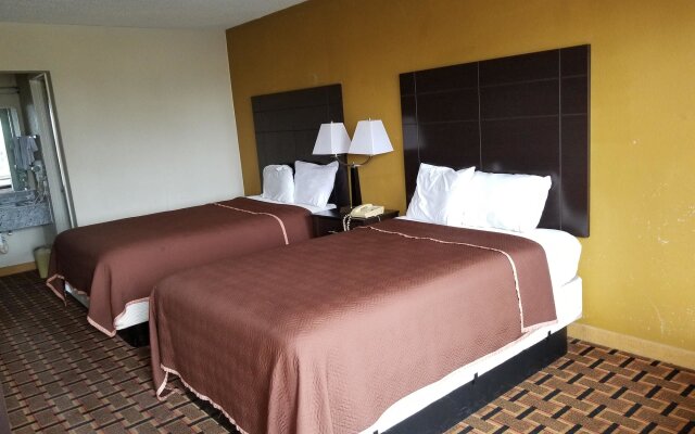 Super 7 Inn