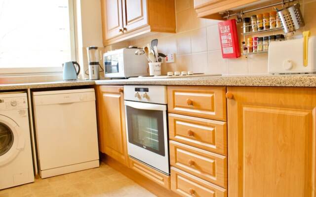 3 Bedroom Flat In Edinburgh