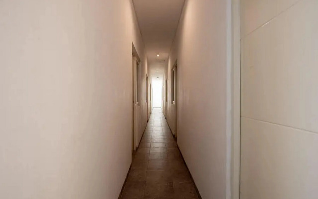 RedDoorz near Kaza Mall Surabaya