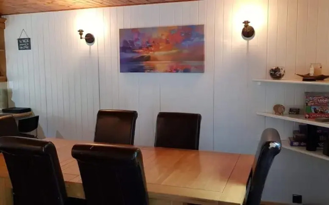 Snowdonia-3bedroom-2 Bathroom-petfriendly-garden