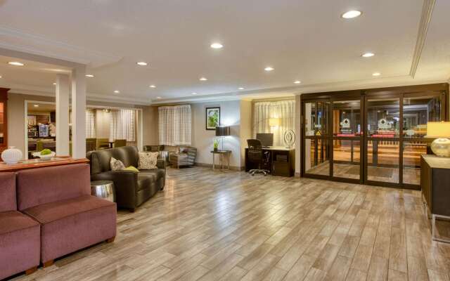 La Quinta Inn & Suites by Wyndham Cleveland Macedonia