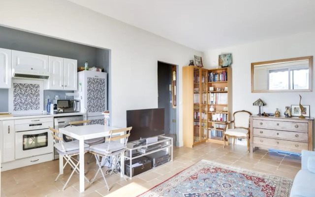Charming apartment with terrace by Weekome