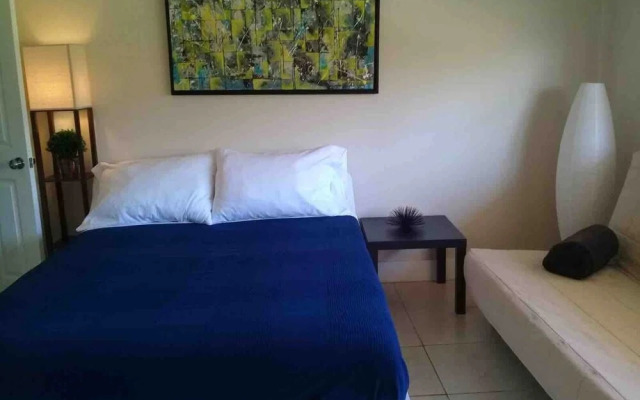 Gorgeous River-view Apartment Hallandale Beach :)