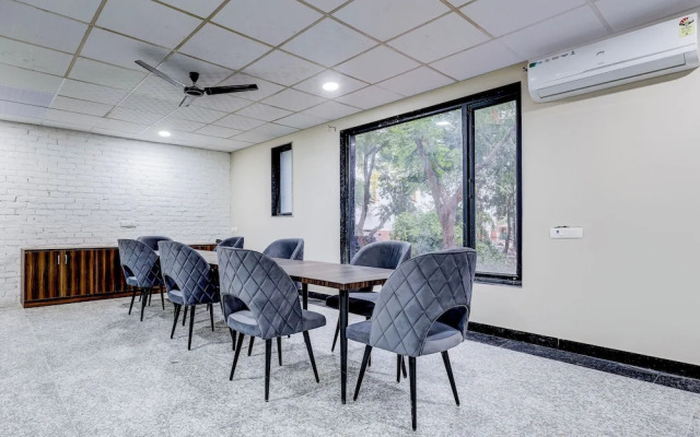 MadStays - Sector 29 - Gurugram