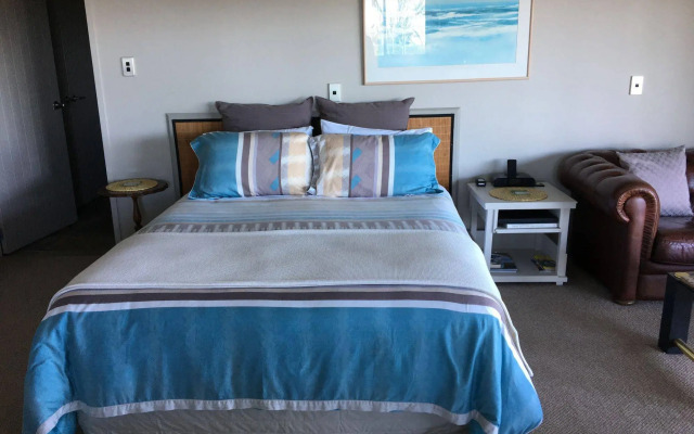 Whangamata Vistas B&B