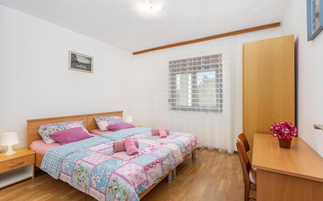 Stunning Home in Pinezici With Wifi and 3 Bedrooms