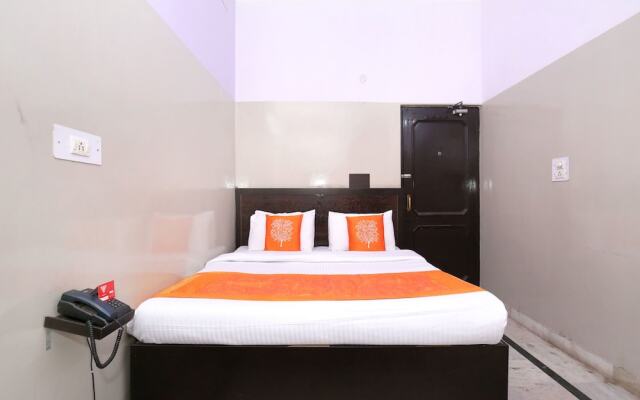 OYO 11417 Hotel Lotus