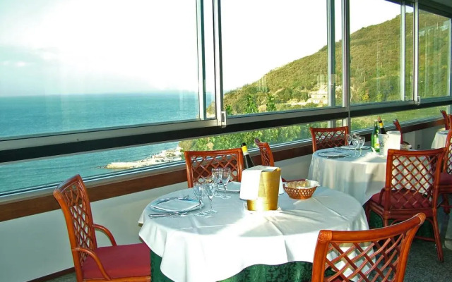 Hotel Capo Est