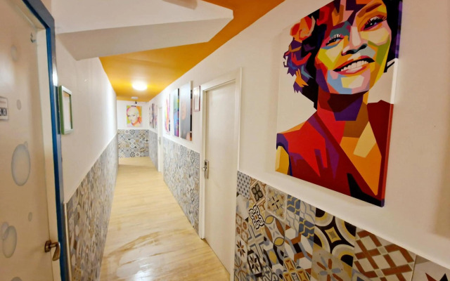 Arc House