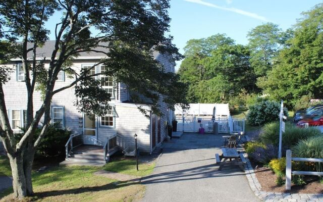 Sea Lion Motel and Cottages