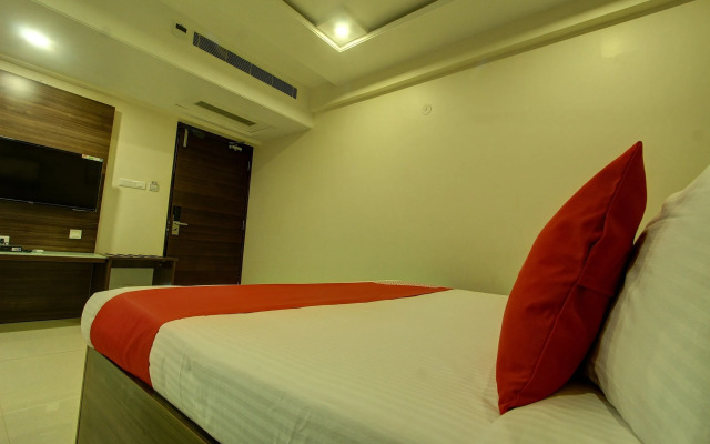 OYO 26698 Hotel Shringar Palace