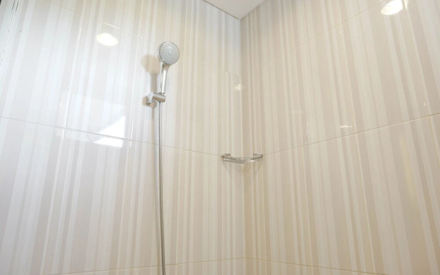 Cozy And Spacious 2Br Apartment At Simprug Park Residences