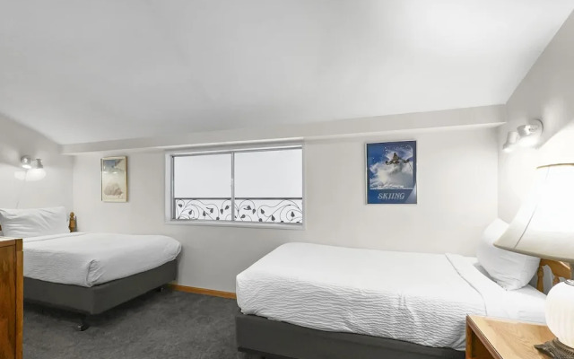 Cj404 Copper Junction 3 Bedroom Condo by RedAwning