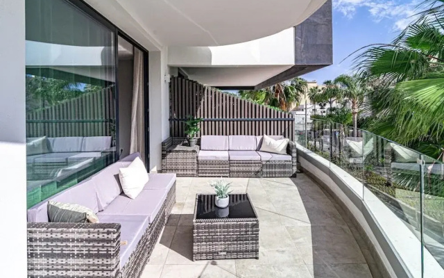 Inf4.2p - Modern City Apartment Near the Beach