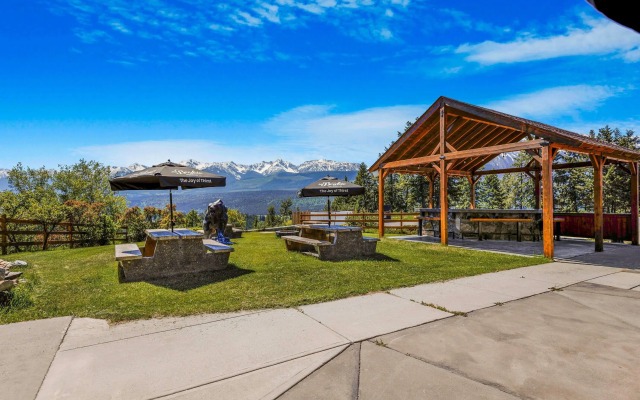 Days Inn by Wyndham Golden