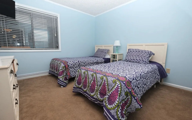 Pelican Landing 125 3 Bedroom Condo