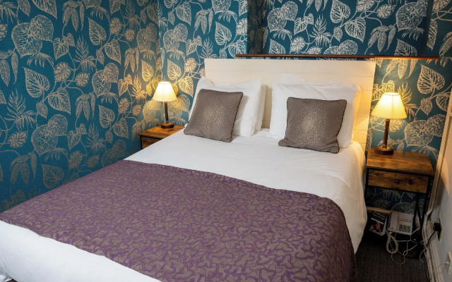Cross Hands Hotel Old Sodbury by Greene King Inns