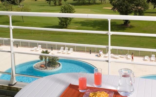 Charming apartment with dishwasher located at a golf course