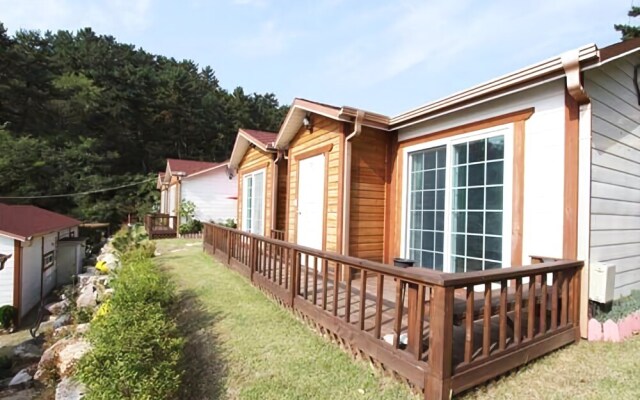 Yeongdeok Seapark Pension