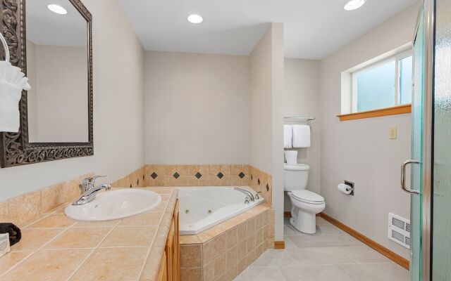 Snowstorm Studio on Icicle Village