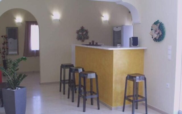 Nikos Hotel