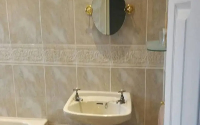 Spacious Luxury 2 Double Bedroom Flat in Newcastle