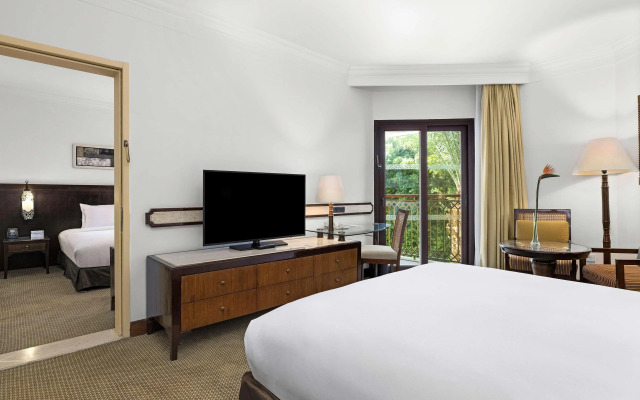 Hilton Luxor Resort & Spa