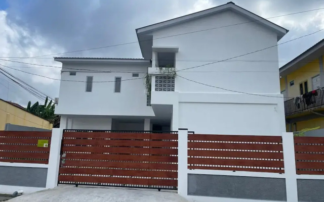 OYO 93457 White House SyariahNearOYO 93457 White House Syariah