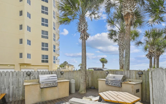 Oceania 705 3 Bedroom Condo by RedAwning