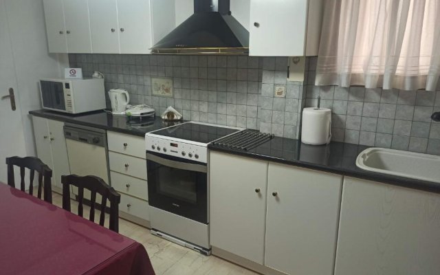 Comfortable apartment 100m from the sea