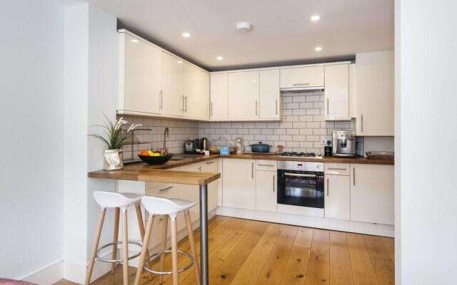 The Dunworth Mews Apartment - ANB