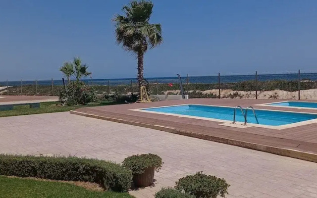 Beach Front Luxury Living Apartment