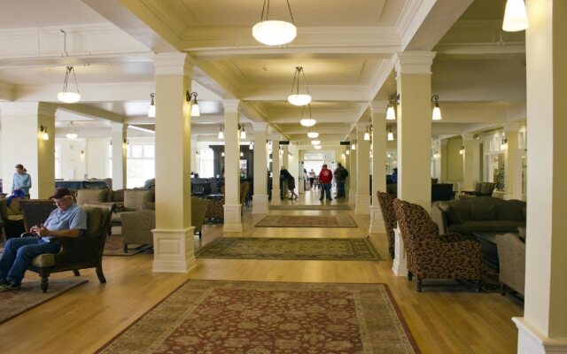 Lake Yellowstone Hotel & Cabins - Inside the Park