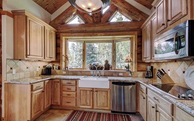 Discovery Lodge by RedAwning