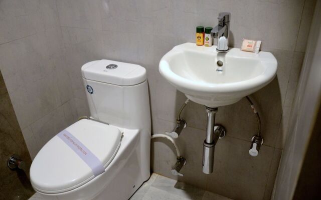 OYO 7044 Hotel Megha