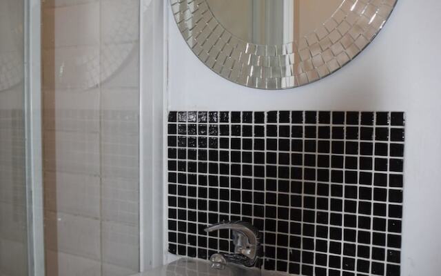 2 Bedroom House on James Street Sleeps 4