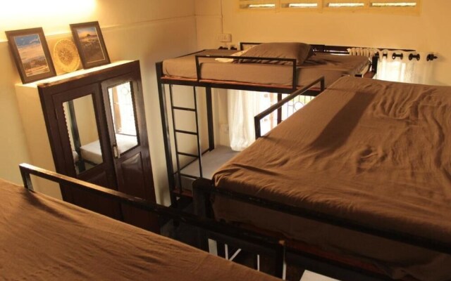 Piggy Hostel Varkala (formerly Short Giraffe)