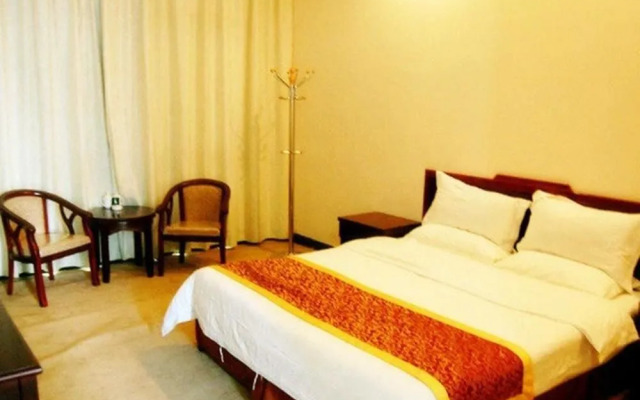 Zhengzhou Jindefu Hotel