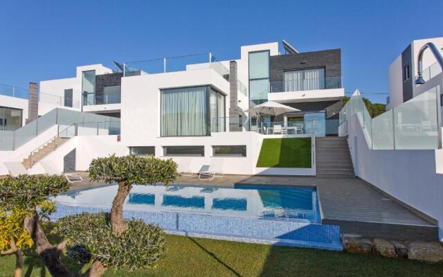 Exclusive Ultra-Stylish Villa, close to Vilamoura