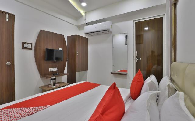OYO 35508 Dev Palace