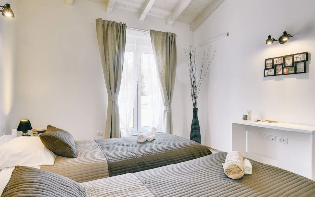 Modern Villa in Pula With Garden
