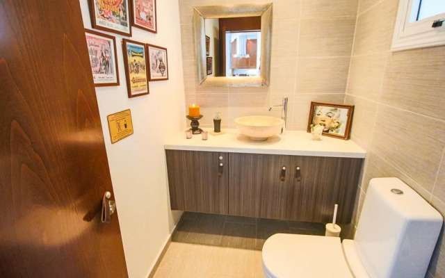 2 Br Villa Blue Phoenix - Chg 8911