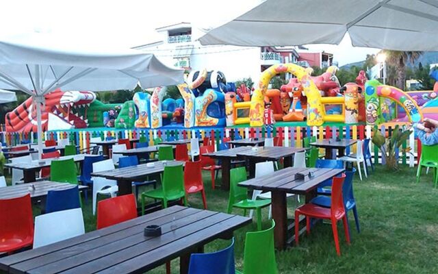 Caretta Beach Resort & Waterpark