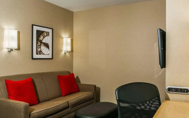 Cambria Hotel Fort Collins