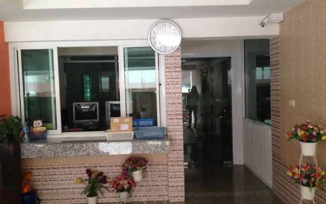 Yaowamal Apartment