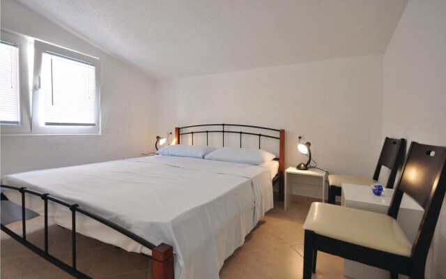 Awesome Home in Mimice With Wifi and 2 Bedrooms