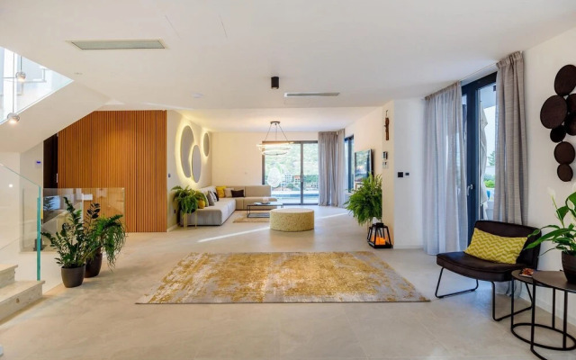 Villa Lucy Lemon CFH